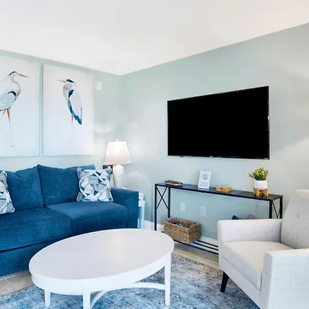 Appartamento Regency Towers #103 East
